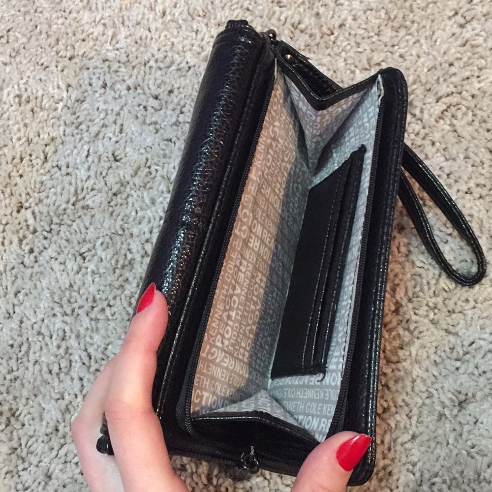 Kenneth Cole Reaction handbag - Picture 5 of 6
